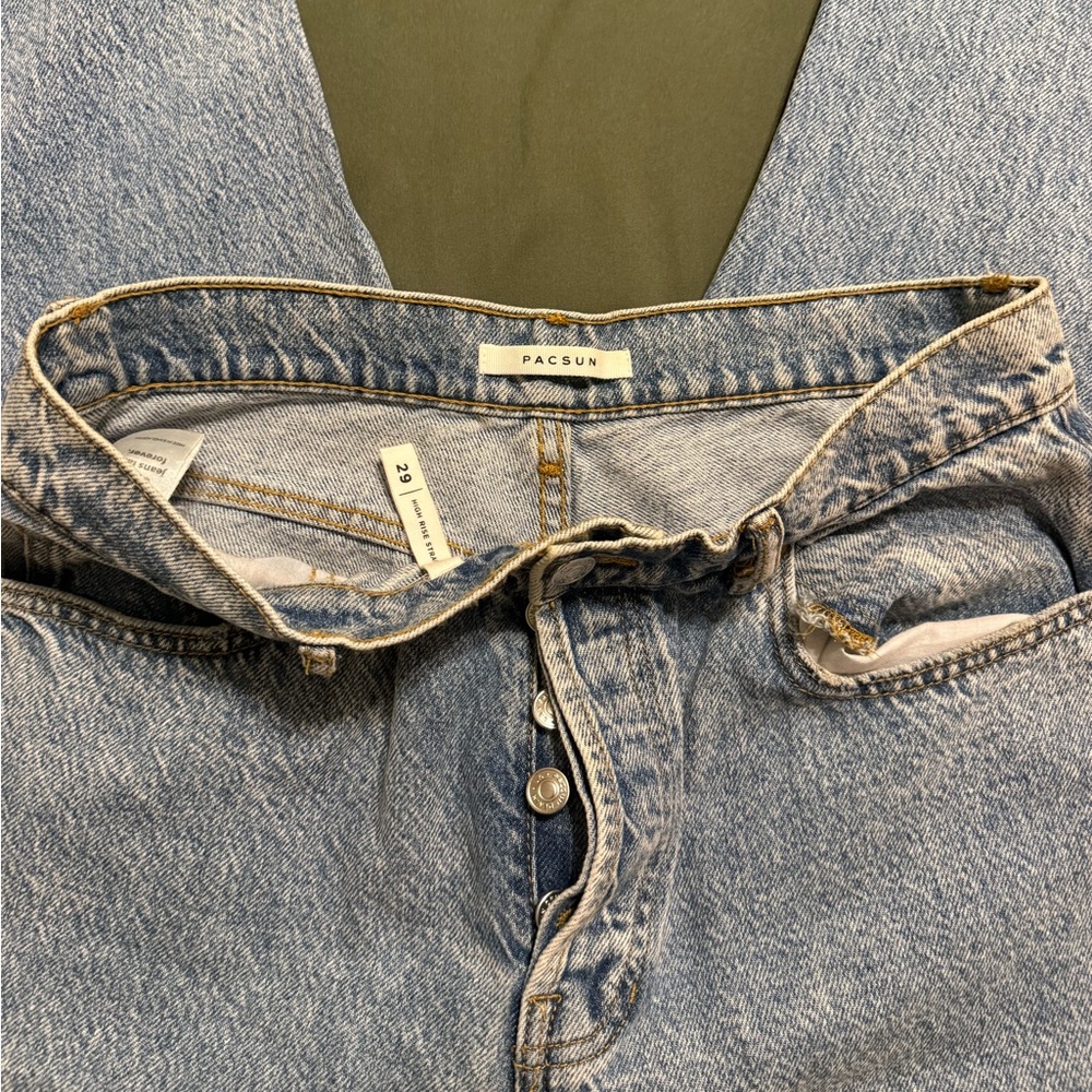 PacSun Light Wash High-Rise Jeans